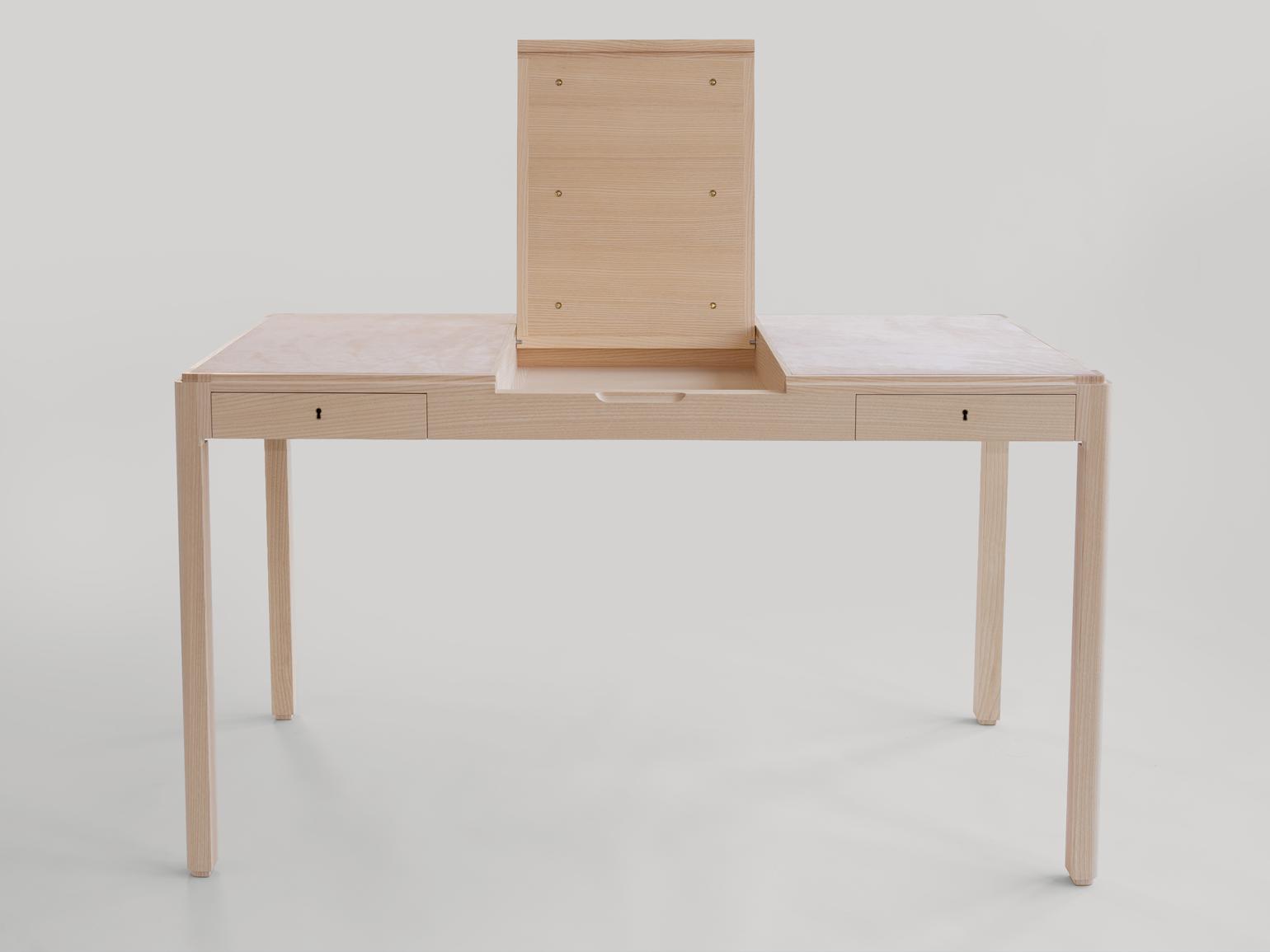 Journalist’s Desk